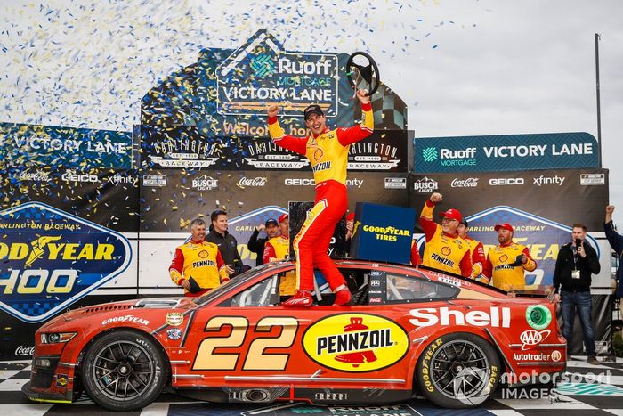 Ganador Joey Logano, Team Penske, Ford Mustang