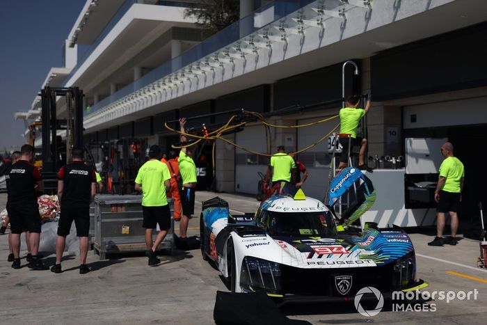 #94 Peugeot Totalenergies Peugeot 9X8: Paul Di Resta, Loïc Duval, Stoffel Vandoorne