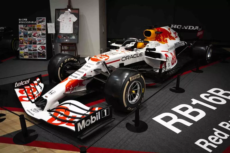 SPARK レッドブル ホンダ RB16B トルコ 1/18 ありがとう号 Spark Red Bull RB16B Honda M. Verstappen 2nd Turkish GP 2021 | b's