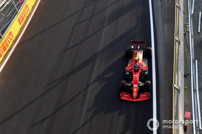 Carlos Sainz Jr, Ferrari SF21