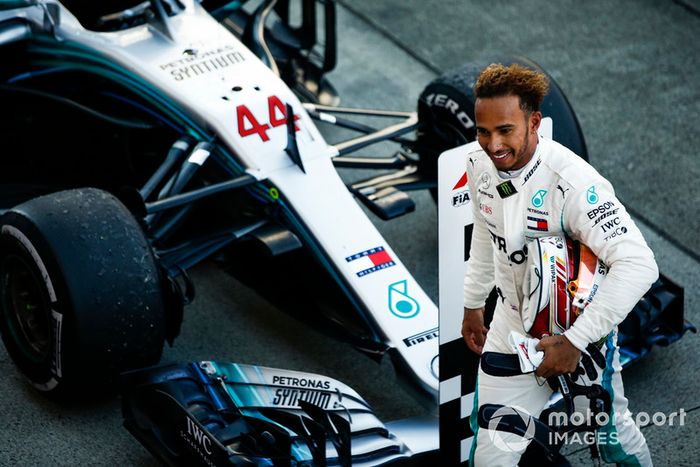 Ganador de la carrera Lewis Hamilton, Mercedes AMG F1, en Parc Ferme