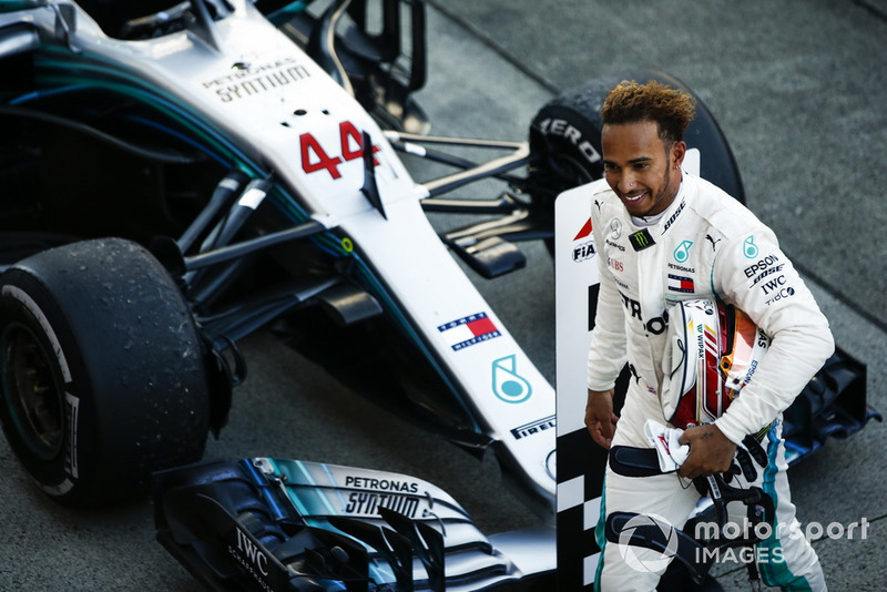 Ganador de la carrera Lewis Hamilton, Mercedes AMG F1, en Parc Ferme