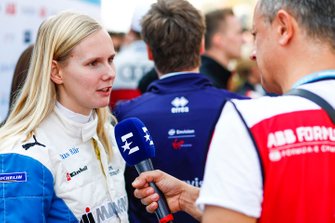 Beitske Visser, BMW I Andretti Motorsports., met de pers