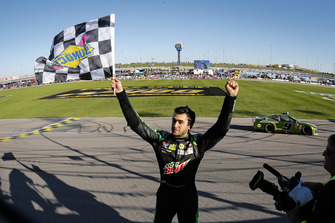 Race winner Chase Elliott, Hendrick Motorsports, Chevrolet Camaro Mountain Dew