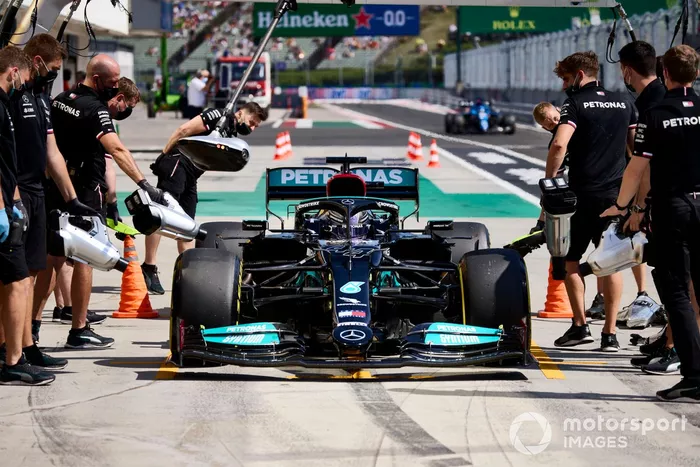 Lewis Hamilton, Mercedes W12 
