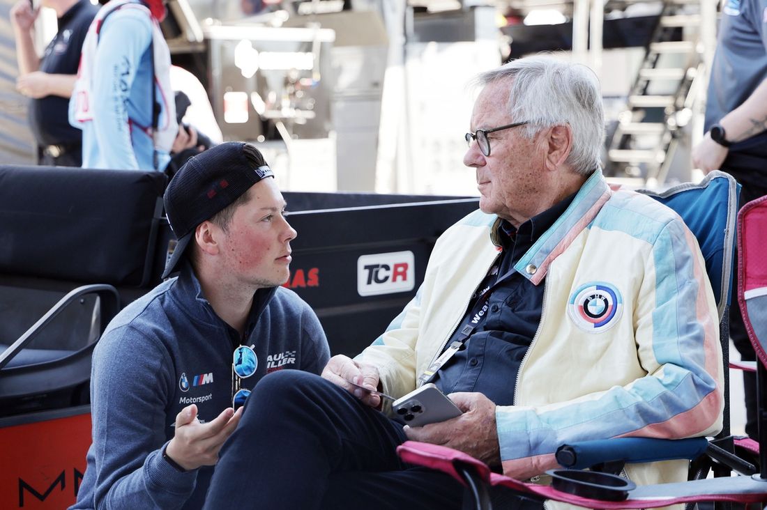 #48 Paul Miller Racing BMW M4 GT3 EVO: Max Hesse, Jochen Neerpasch, BMW