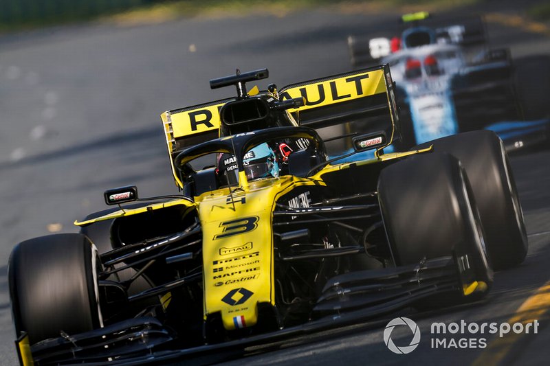 Daniel Ricciardo, Renault R.S.19 ve Robert Kubica, Williams FW42