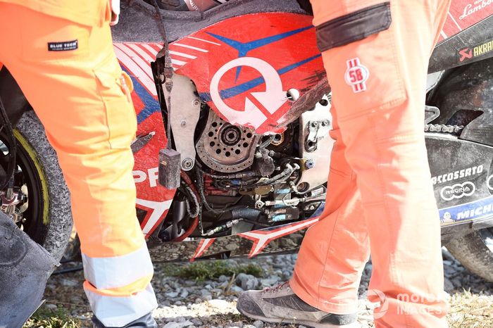 Moto de Pramac Ducati después de la caída motor