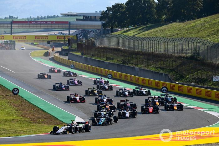 Christian Lundgaard, ART Grand Prix, Dan Ticktum, Dams, Marcus Armstrong, ART Grand Prix, Felipe Drugovich, MP Motorsport, Jehan Daruvala, Carlin, al inicio