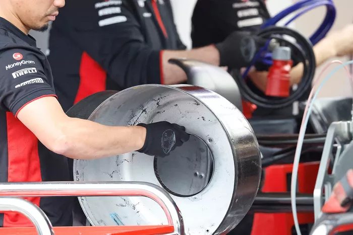 Haas VF-23 detalle