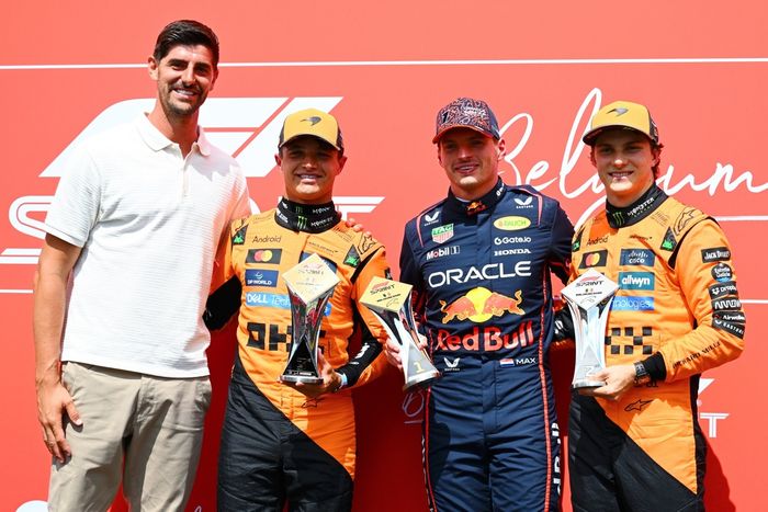 Lando Norris, McLaren, Oscar Piastri, McLaren, Max Verstappen, Red Bull Racing
