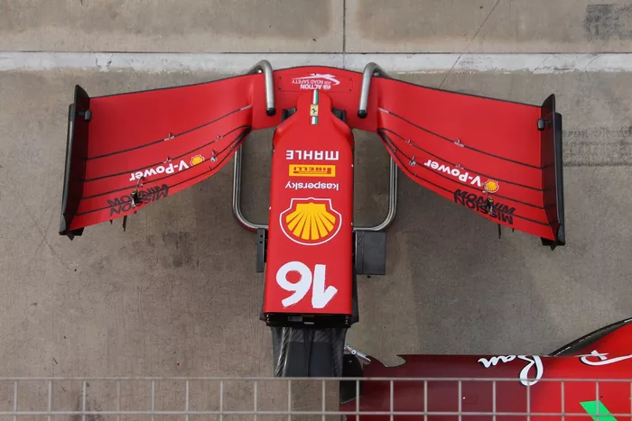 Ferrari SF21 voorvleugel