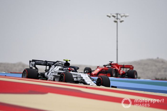 Pierre Gasly, AlphaTauri AT01, Sebastian Vettel, Ferrari SF1000