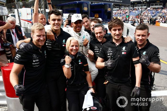 Ganador de la pole Lewis Hamilton, Mercedes AMG F1