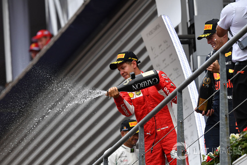 Podyum: Yarış galibi Sebastian Vettel, Ferrari