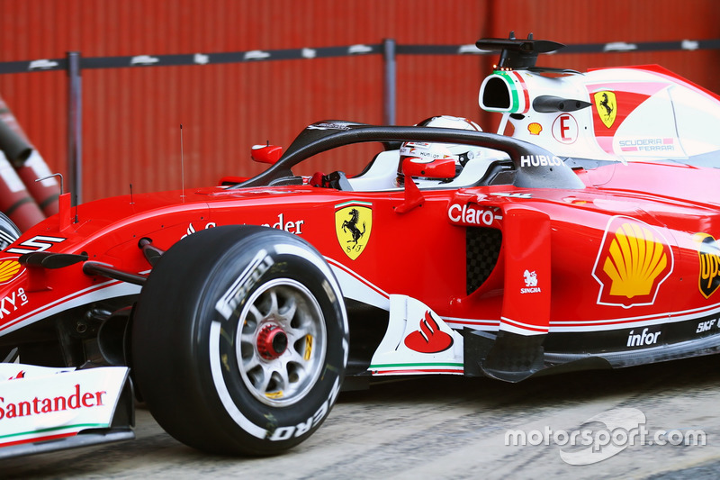 Sebastian Vettel, Ferrari SF16-H in pista con il sistema Halo