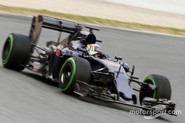 Carlos Sainz Jr., Scuderia Toro Rosso STR11