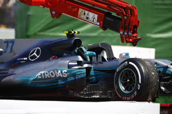 Bergung des Autos von Valtteri Bottas, Mercedes AMG F1 W08