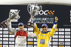 Podio: ganador de lacarrera Juan Pablo Montoya, segundo lugar Tom Kristensen