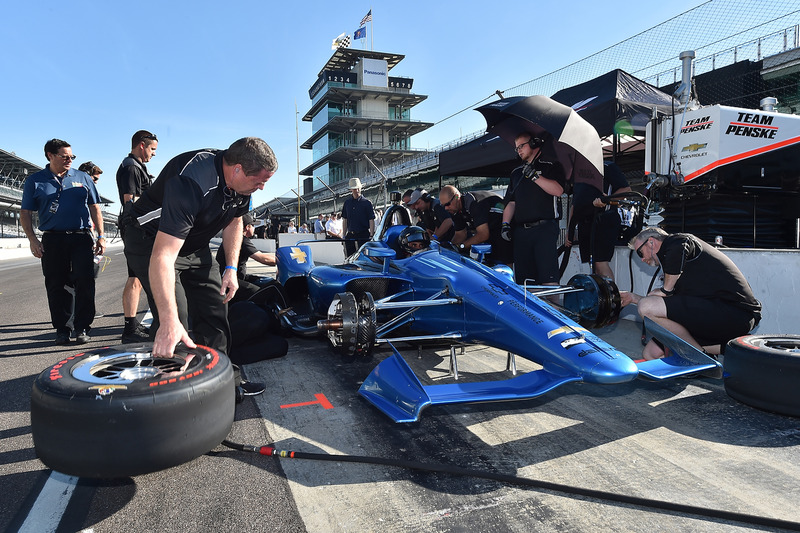 Juan Pablo Montoya prueba el Chevrolet IndyCar 2018