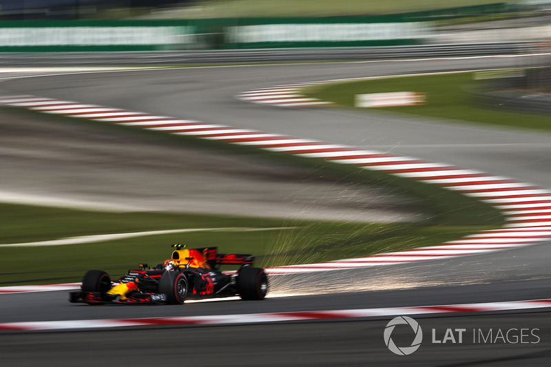 Max Verstappen, Red Bull Racing RB13 sparks