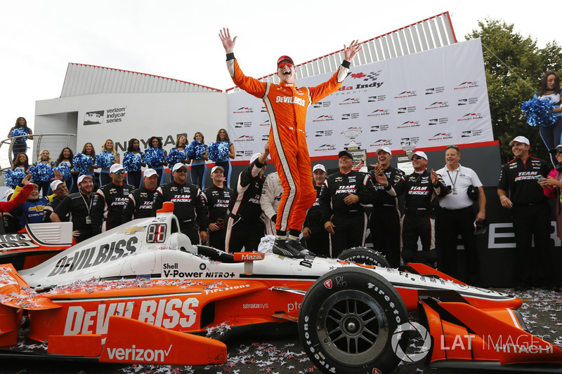 Winner Josef Newgarden, Team Penske Chevrolet