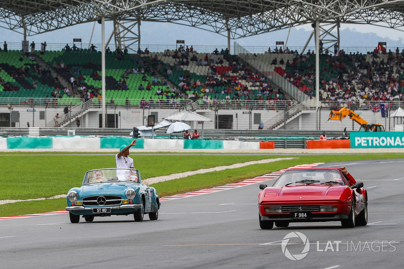 Lewis Hamilton, Mercedes AMG F1 and Sebastian Vettel, Ferrari on the drivers parade