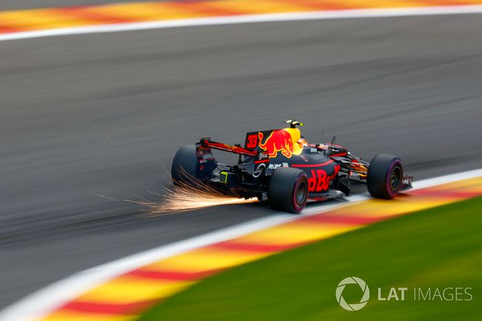 Chispas del coche de Max Verstappen, Red Bull Racing RB13