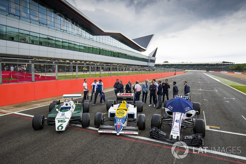 Former drivers with a Williams FW08, FW11 and a Williams FW40, Antonio Pizzonia, Felipe Massa, Williams, Paul di Resta, Jason Plato, Martin Brundle, Riccardo Patrese, Nigel Mansell, Keke Rosberg, Damon Hill, Lance Stroll, Williams, Nico Rosberg, David Coulthard, Alex Wurz, Karun Chandhok and Pastor Maldonado