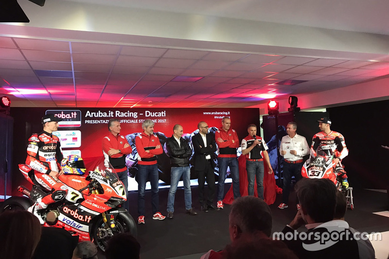 Presentación del equipo Ducati con Marco Melandri y Chaz Davis