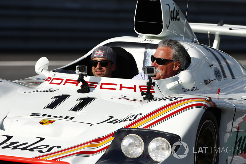 Чейз Кэри в автомобиле Porsche 936 1981 года, пилотируемом Нилом Джани