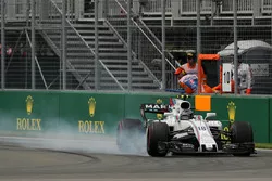 Lance Stroll, Williams FW40 locks up