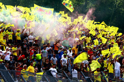 Des fans de Valentino Rossi, Yamaha Factory Racing