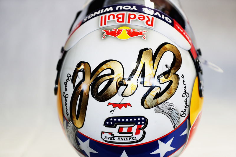 El casco edición especial inspirado en Evel Knievel que utilizará Daniel Ricciardo, Red Bull Racing