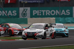 Kevin Gleason, Honda Civic TCR, West Coast Racing; Stefano Comini, Volkswagen Golf GTI TCR, Leopard