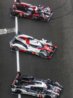 #1 Porsche Team, Porsche 919 Hybrid: Timo Bernhard, Mark Webber, Brendon Hartley; #5 Toyota Racing,