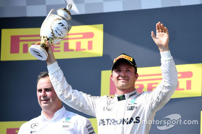Podium: segundo, Nico Rosberg, Mercedes AMG F1 Team