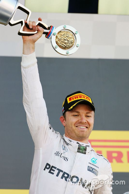 Podio: gandor Nico Rosberg, Mercedes AMG F1 Team