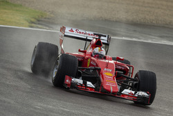 Sebastian Vettel, Ferrari pruebas de la especificación de Pirelli 2017