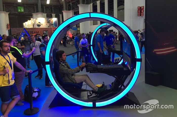 Albert Costa en la exhibición de GT Sport del Barcelona Games World