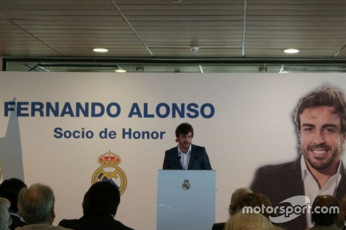 Fernando Alonso durante el acto del Real Madrid