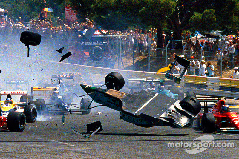 Start: huge crash for Mauricio Gugelmin, Leyton House March CG891