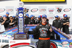 Race winner Ryan Preece, Joe Gibbs Racing Toyota