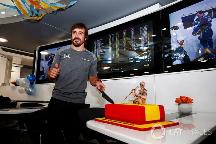 Fernando Alonso, McLaren, celebra su cumpleaños