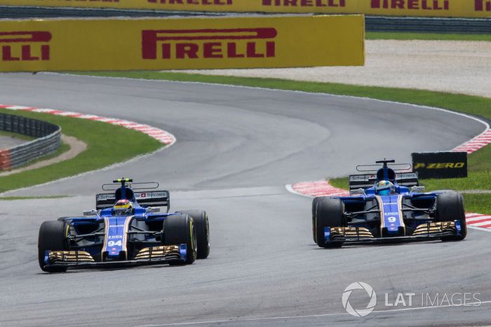 Marcus Ericsson, Sauber C36 and Pascal Wehrlein, Sauber C36