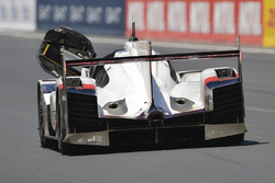 #2 Porsche Team Porsche 919 Hybrid: Timo Bernhard, Earl Bamber, Brendon Hartley après la victoire