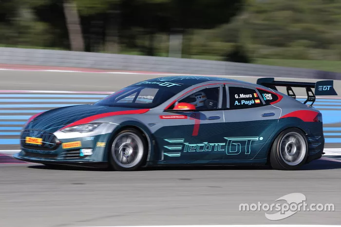 Tesla Model S P85  testing