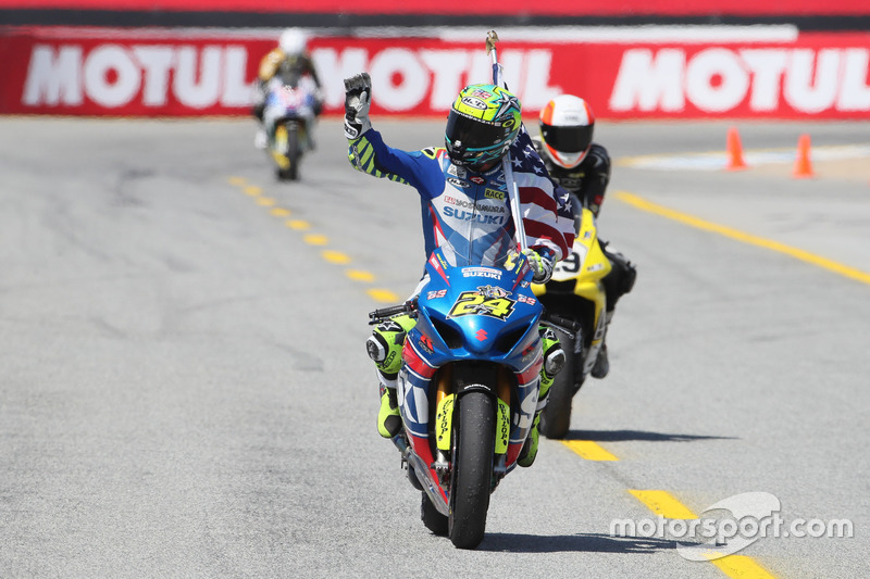 Toni Elías, equipo Suzuki, celebra la victoria en Laguna Seca