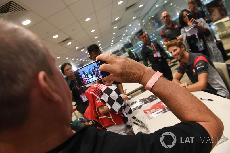Romain Grosjean, Haas F1 Team poses for a selfie photograph and