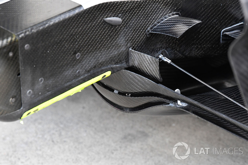 Детали задней части Mercedes F1 W08